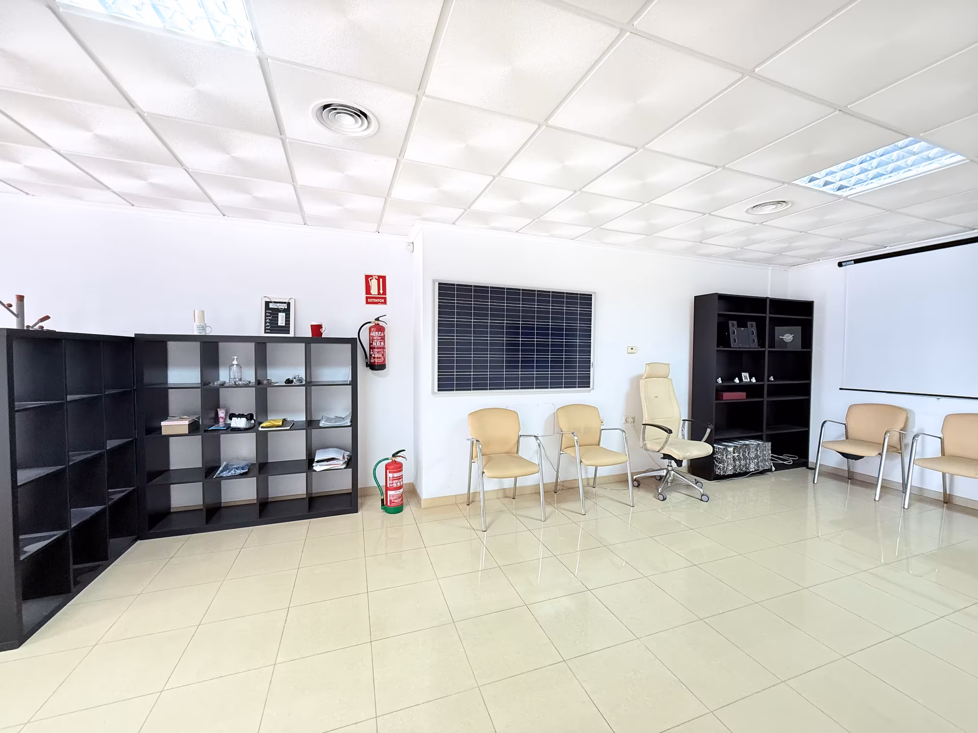 SALON PRINCIPAL 4.avif